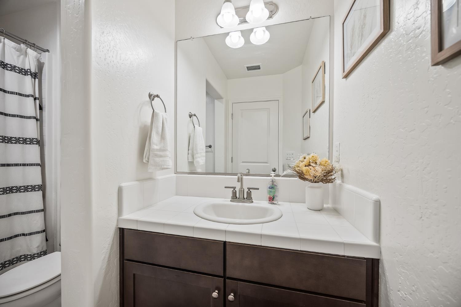 4187 Poe Ave, Clovis, CA 93619