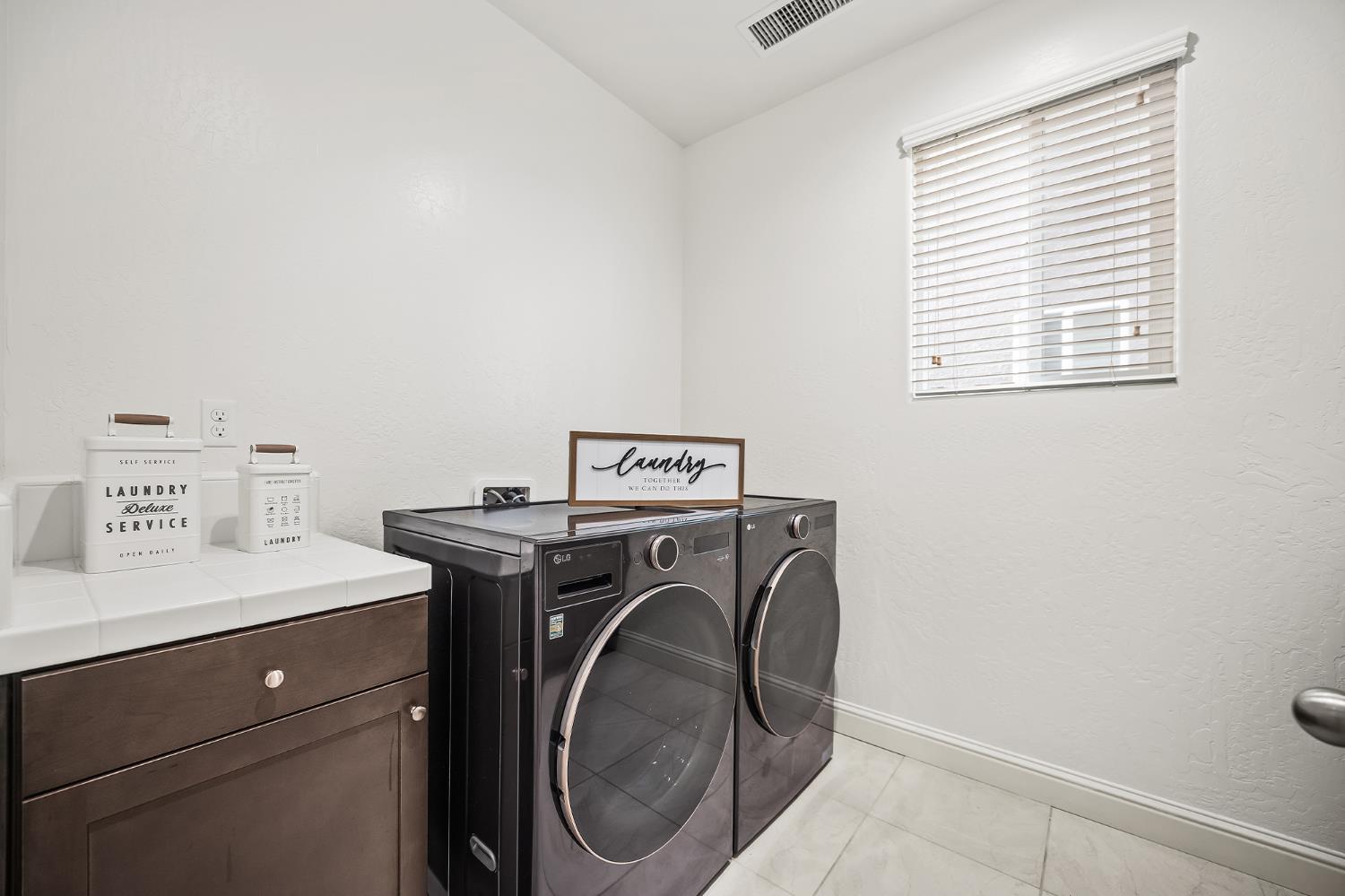 4187 Poe Ave, Clovis, CA 93619