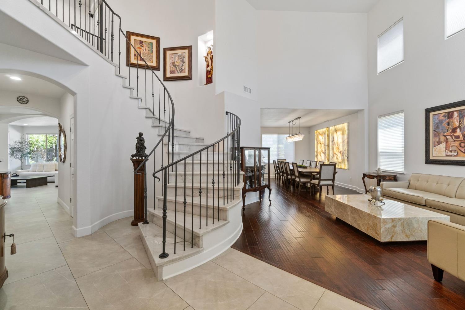 9544 N Larkspur Ave, Fresno, CA 93720