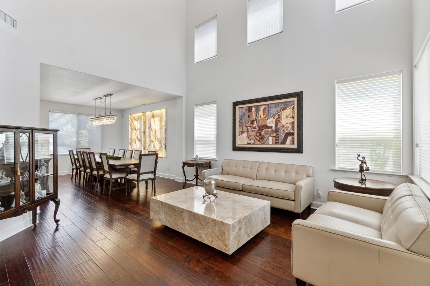 9544 N Larkspur Ave, Fresno, CA 93720