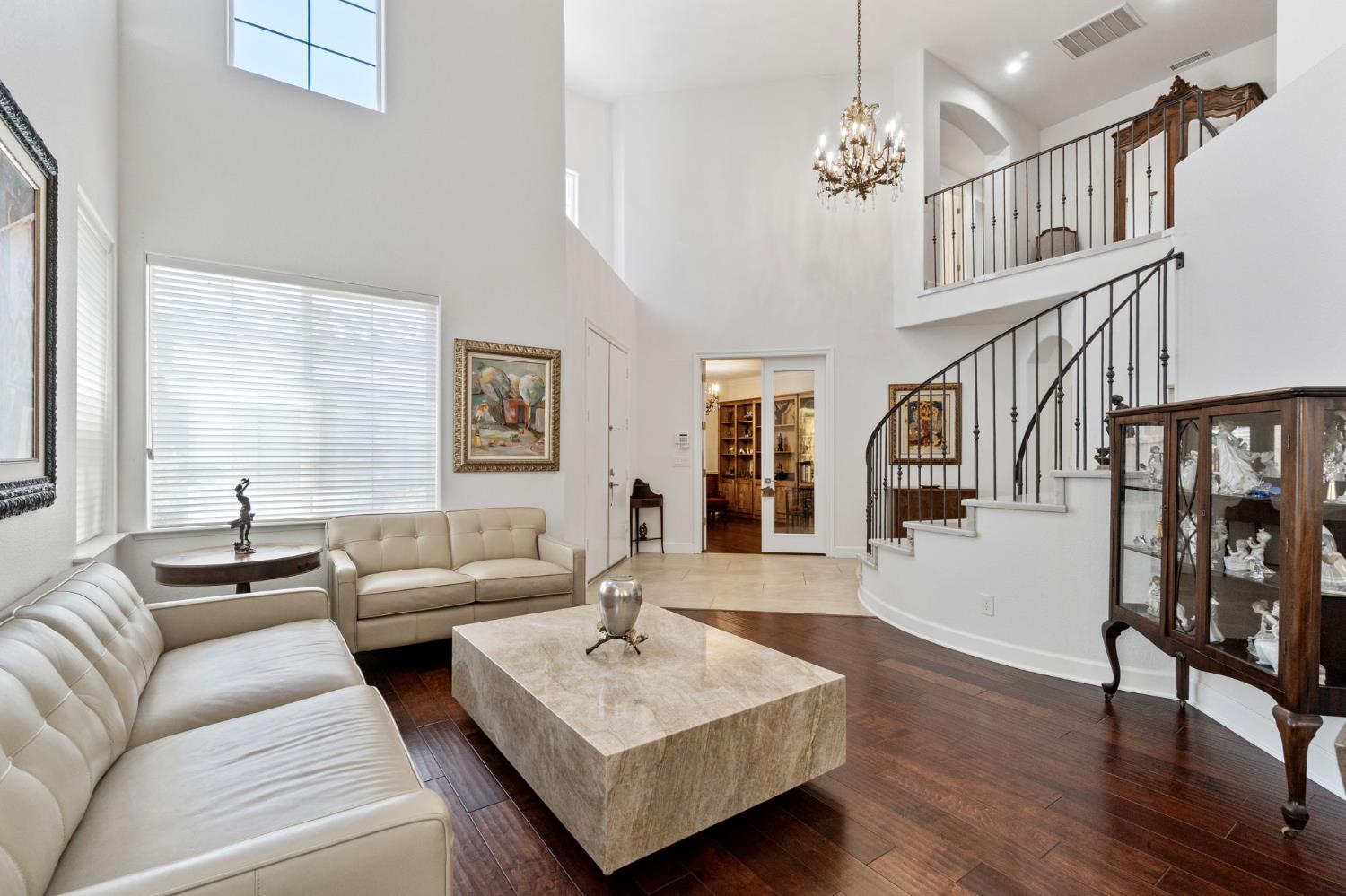 9544 N Larkspur Ave, Fresno, CA 93720