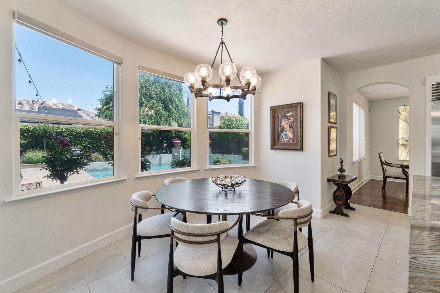 9544 N Larkspur Ave, Fresno, CA 93720