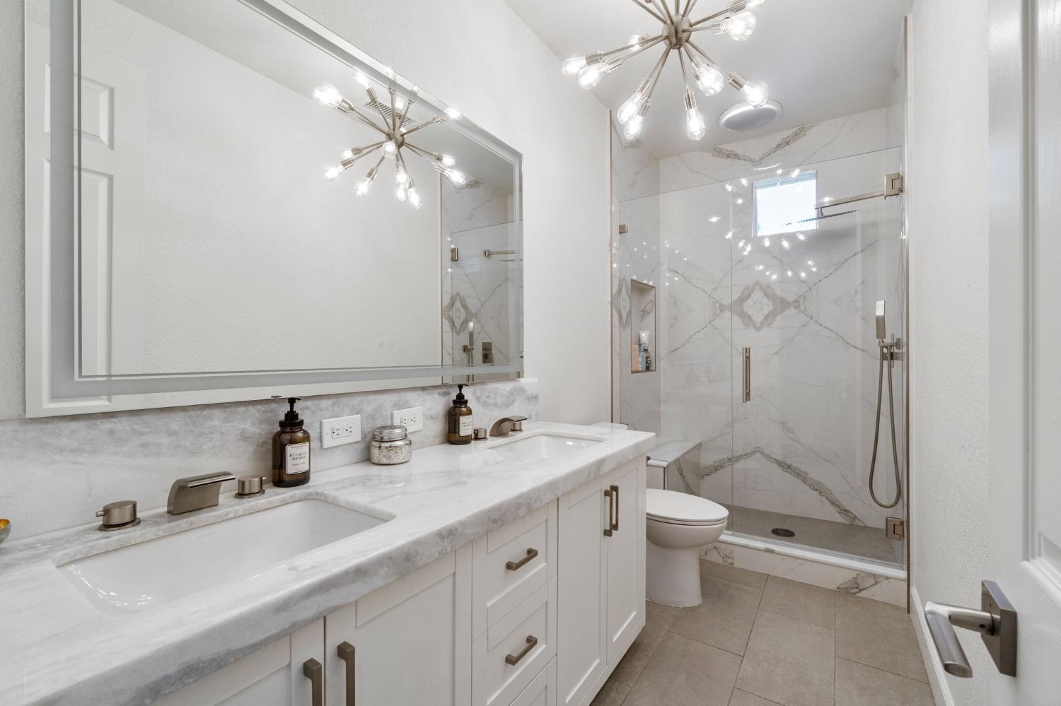 9544 N Larkspur Ave, Fresno, CA 93720