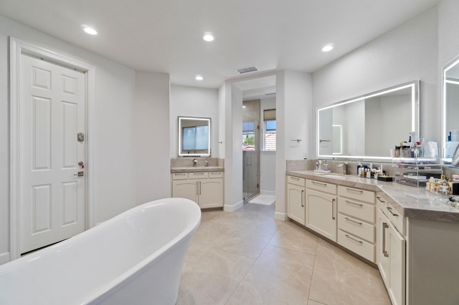 9544 N Larkspur Ave, Fresno, CA 93720