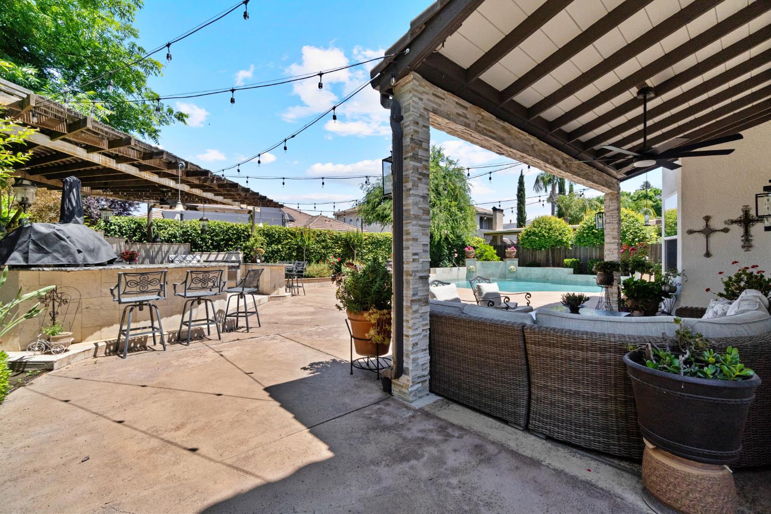 9544 N Larkspur Ave, Fresno, CA 93720