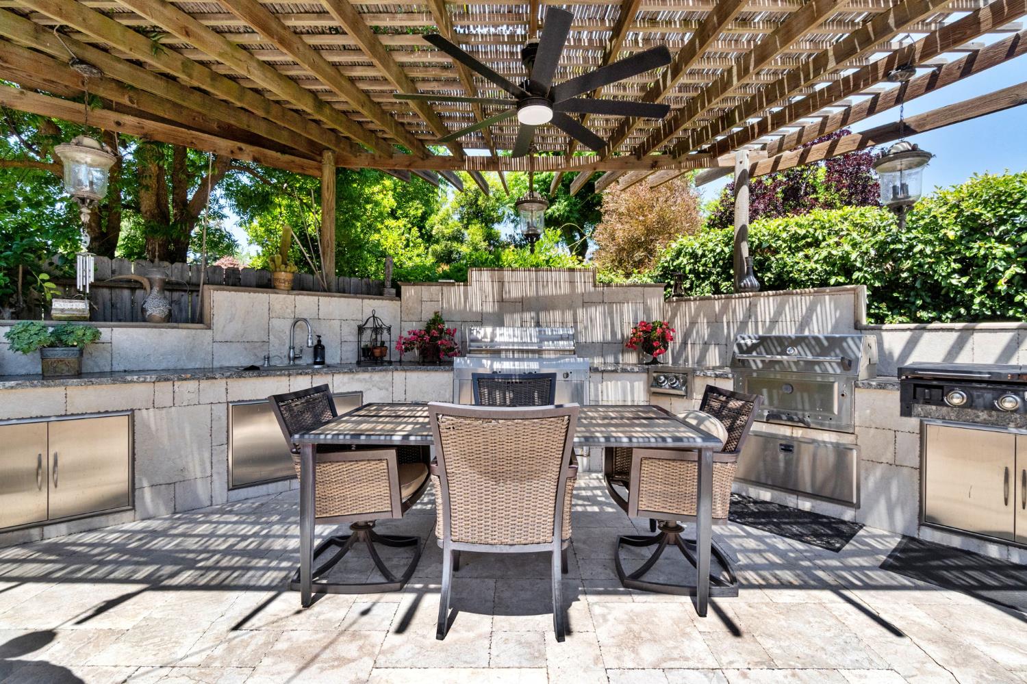 9544 N Larkspur Ave, Fresno, CA 93720