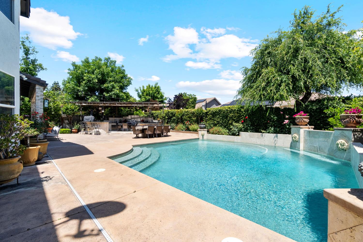 9544 N Larkspur Ave, Fresno, CA 93720