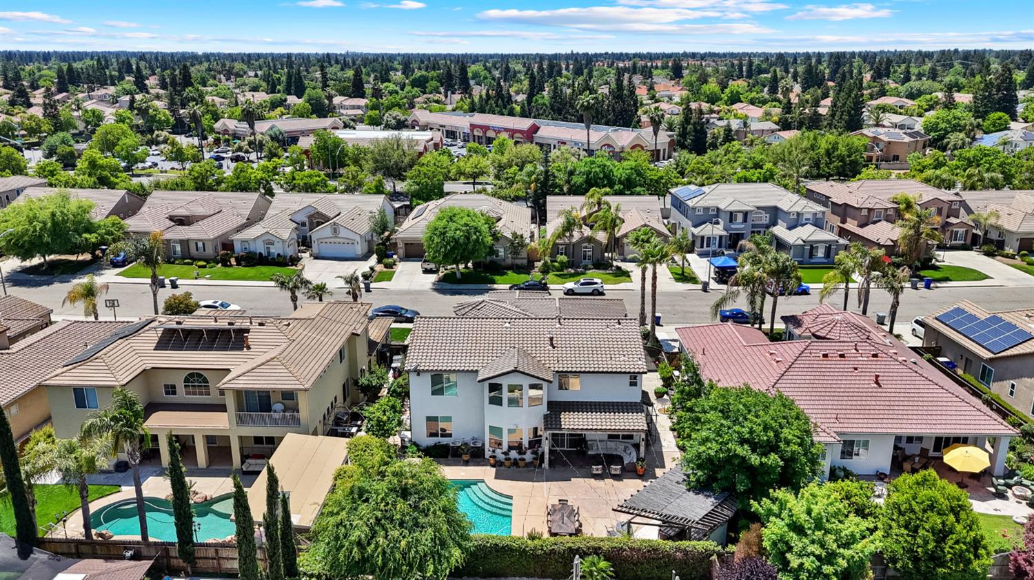 9544 N Larkspur Ave, Fresno, CA 93720