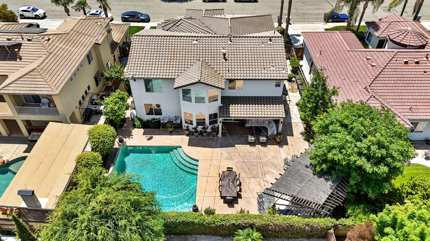 9544 N Larkspur Ave, Fresno, CA 93720