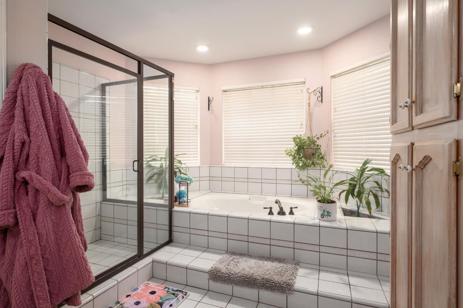 3060 Evergreen Ave, Clovis, CA 93611