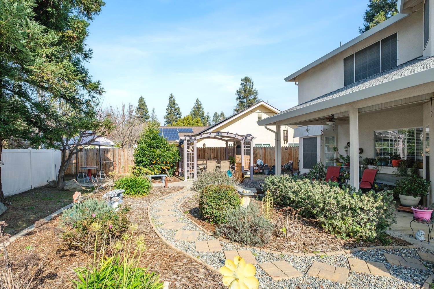 3060 Evergreen Ave, Clovis, CA 93611