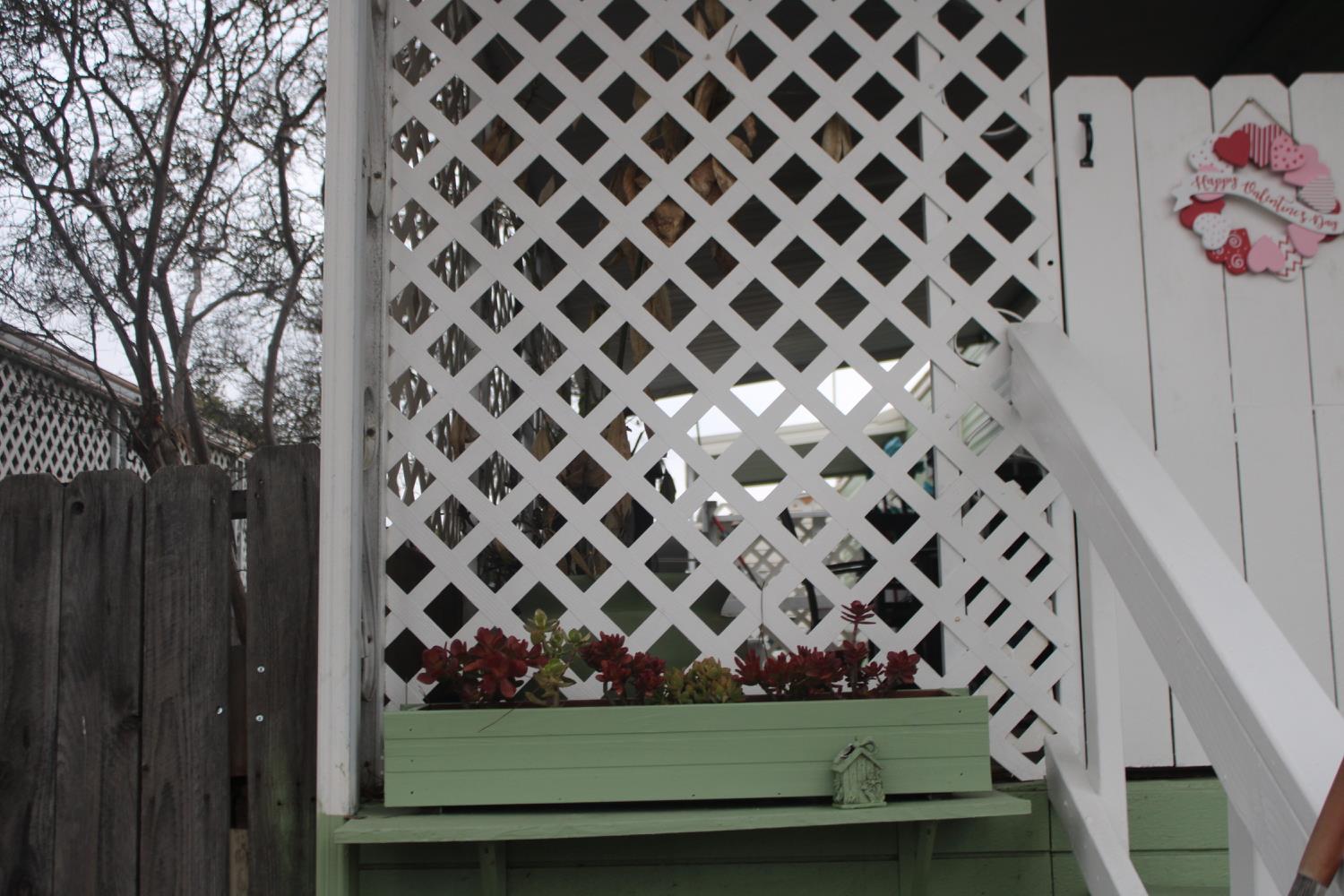 852 E Grangeville Blvd #83, Hanford, CA 93230