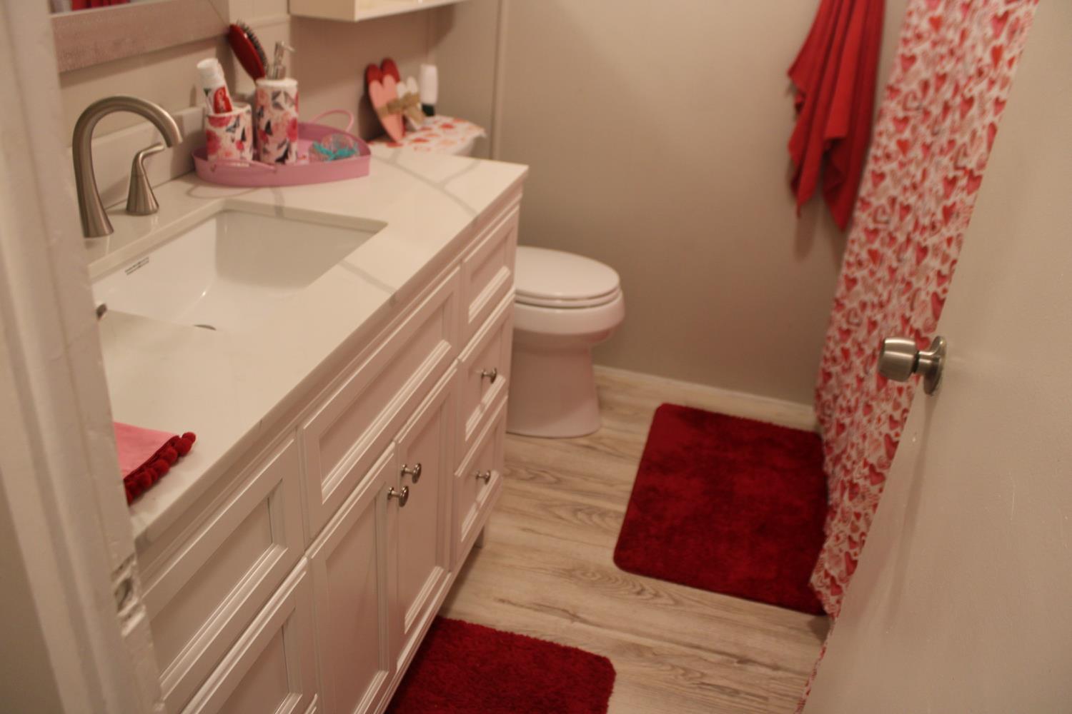 852 E Grangeville Blvd #83, Hanford, CA 93230