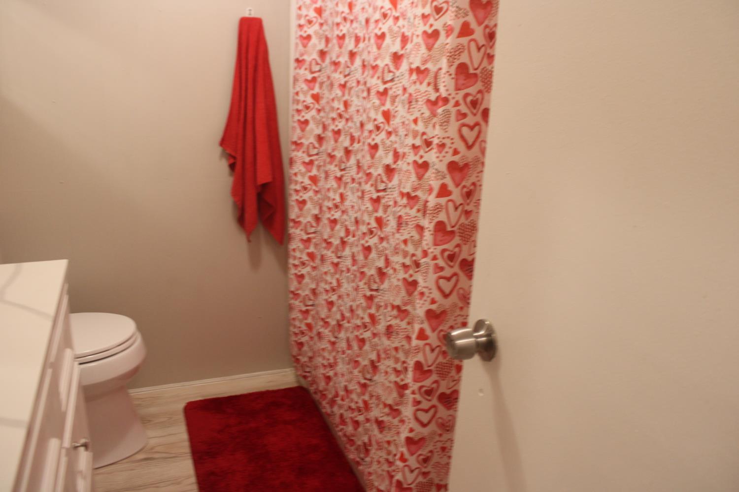 852 E Grangeville Blvd #83, Hanford, CA 93230