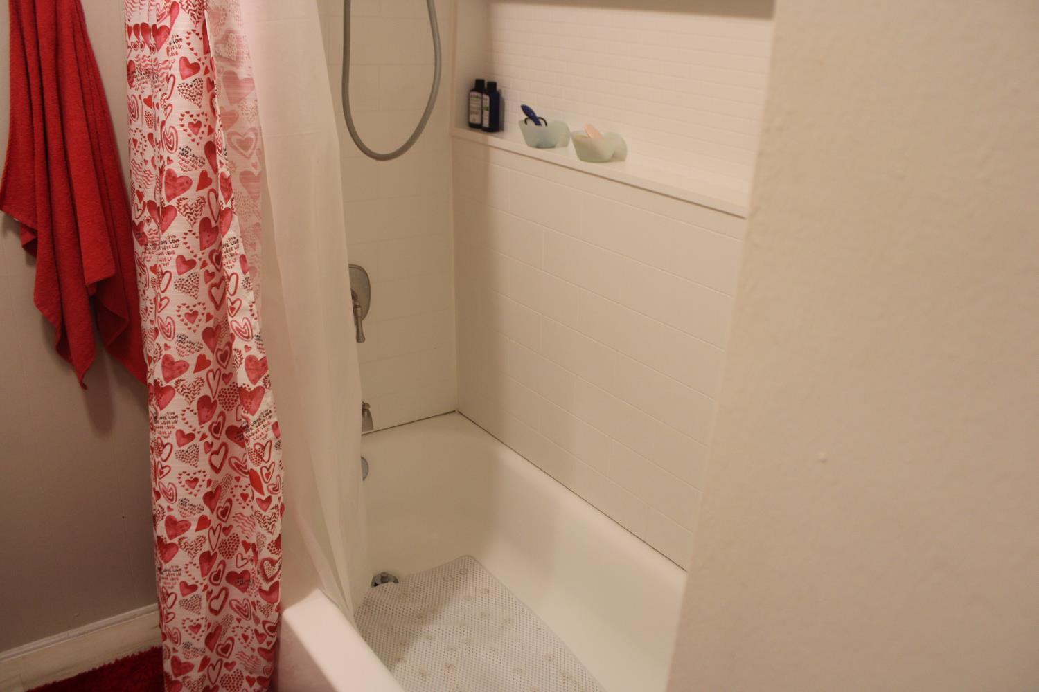 852 E Grangeville Blvd #83, Hanford, CA 93230