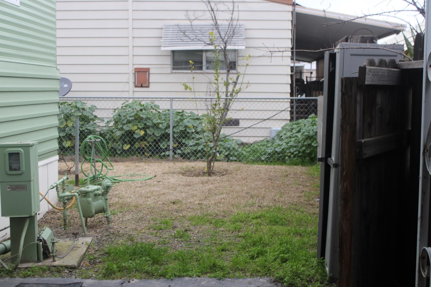 852 E Grangeville Blvd #83, Hanford, CA 93230