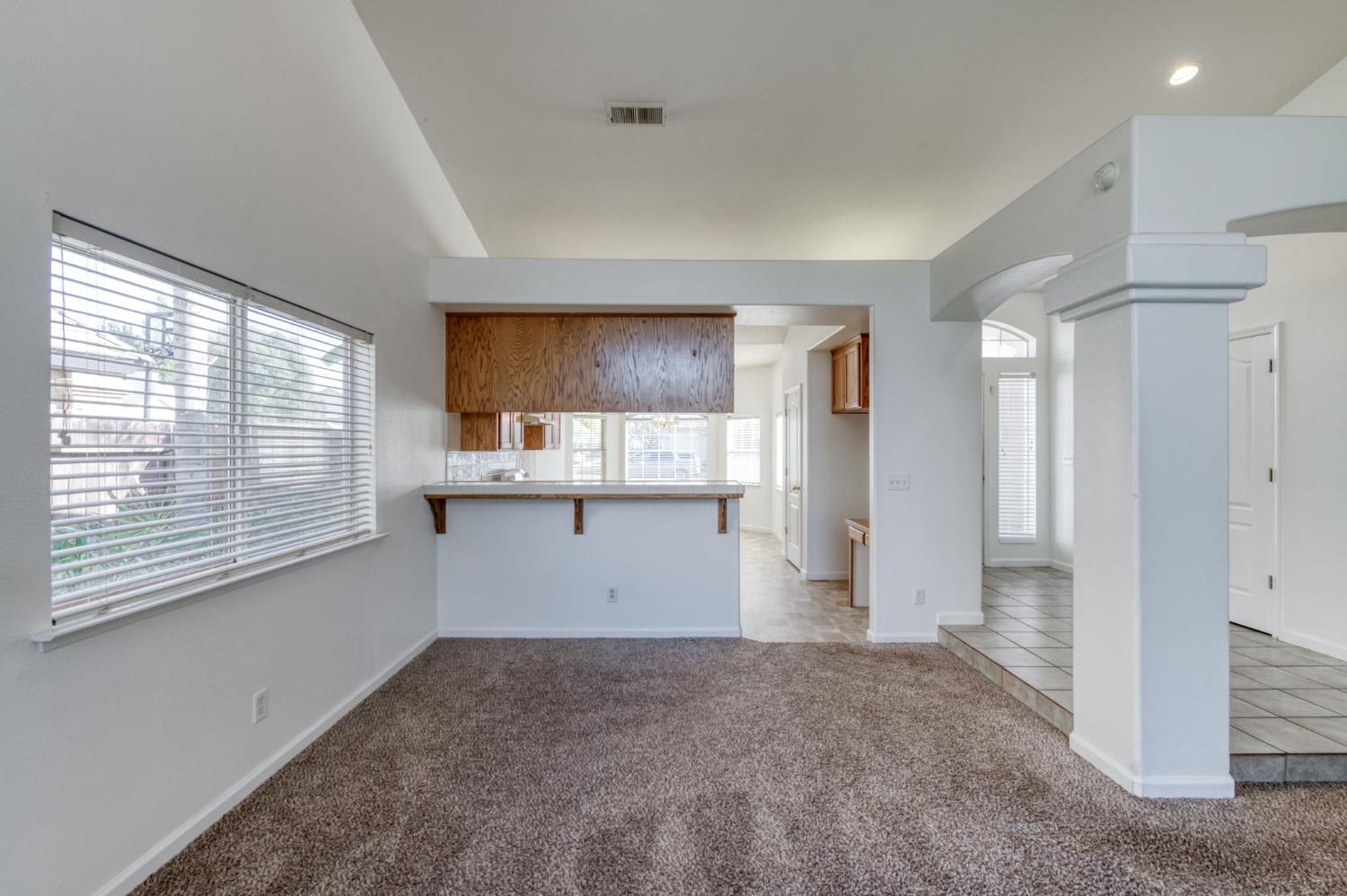 612 Hanson Ave, Clovis, CA 93611