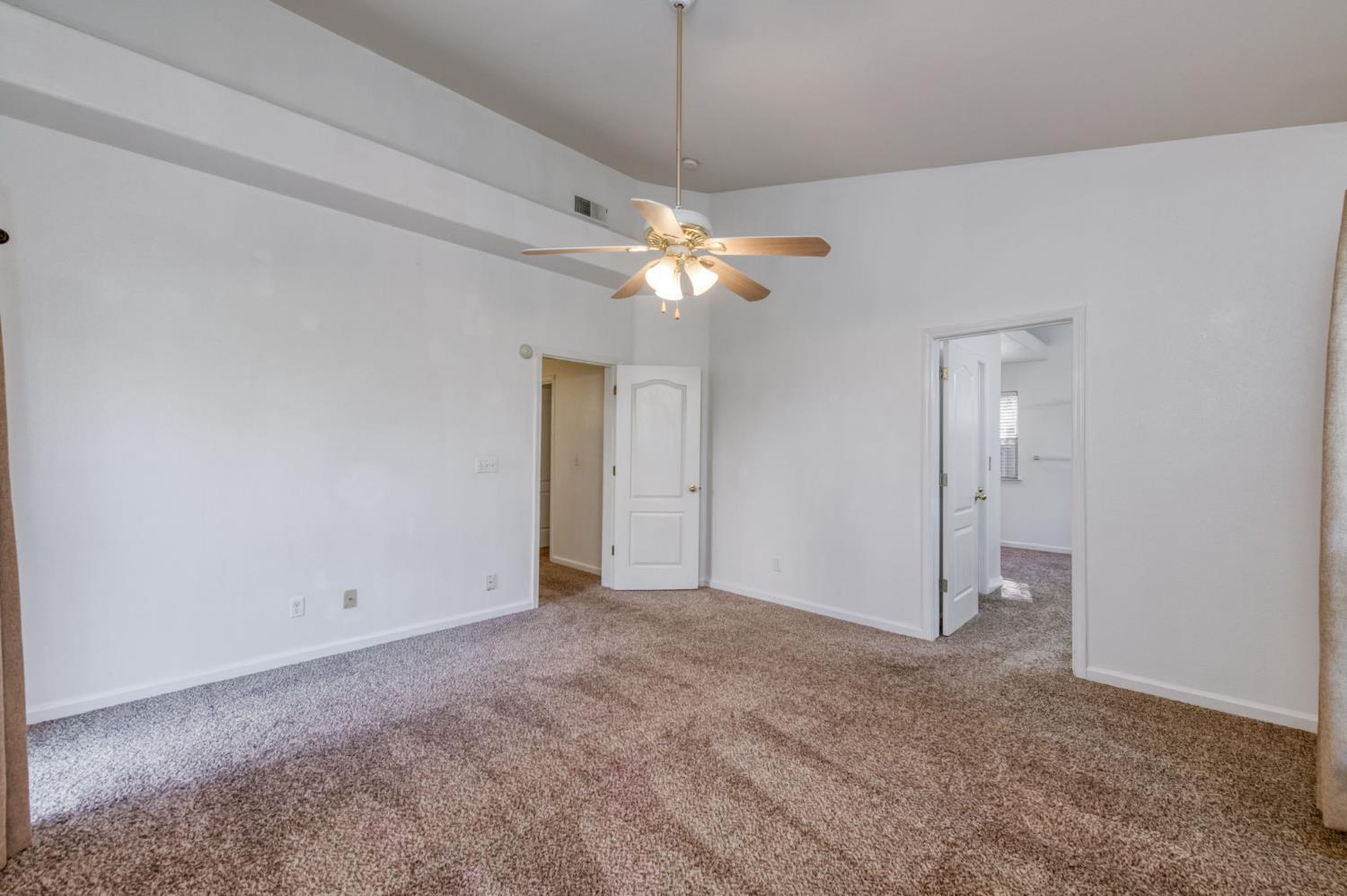 612 Hanson Ave, Clovis, CA 93611