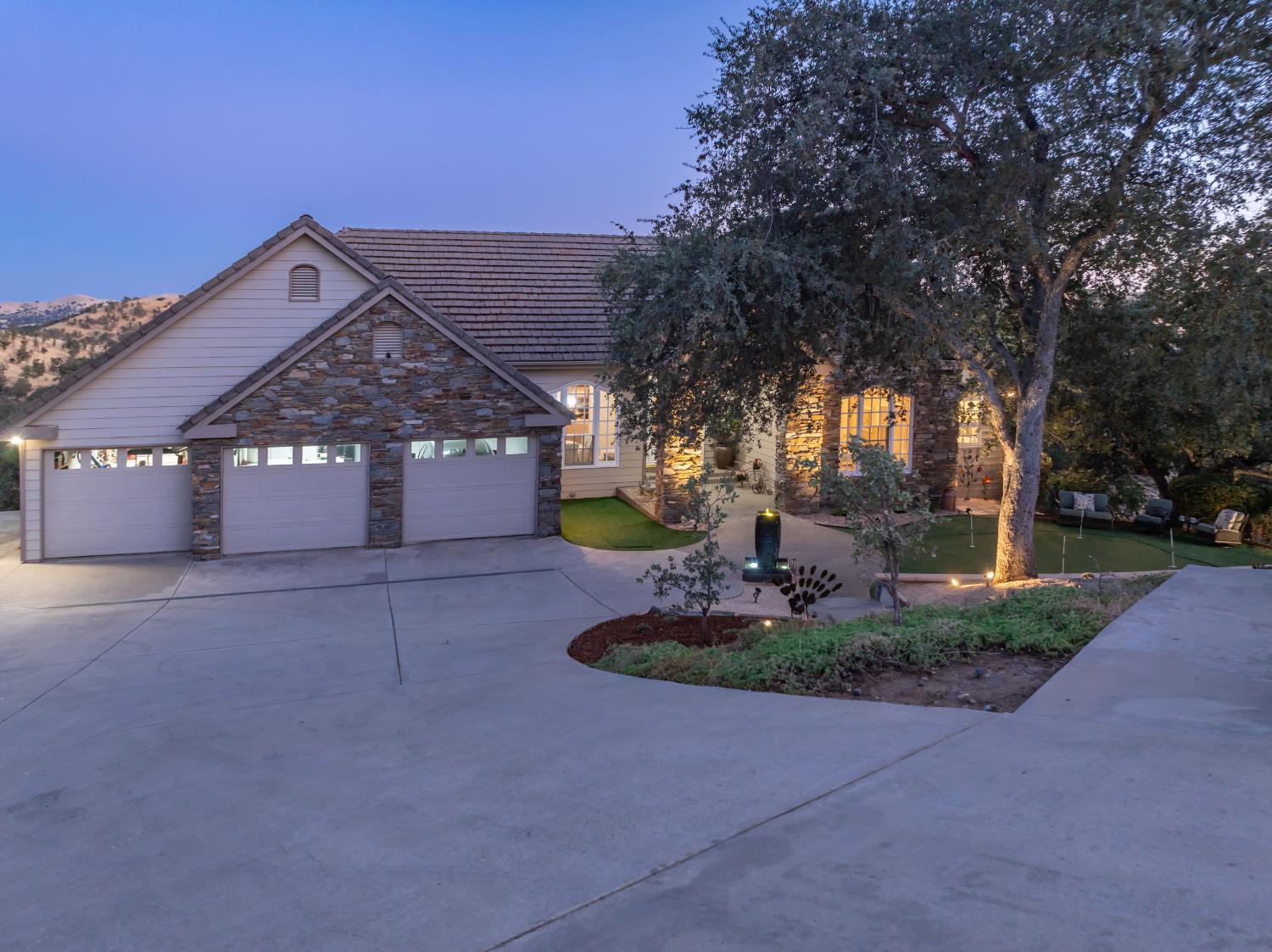 22113 Oak Glen Ln, Friant, CA 93626