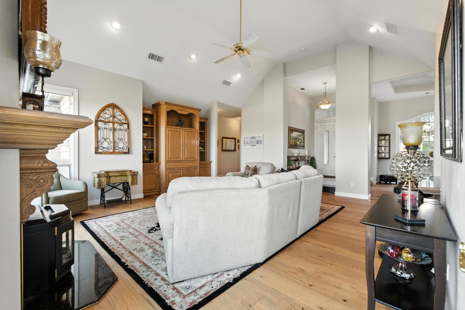 22113 Oak Glen Ln, Friant, CA 93626