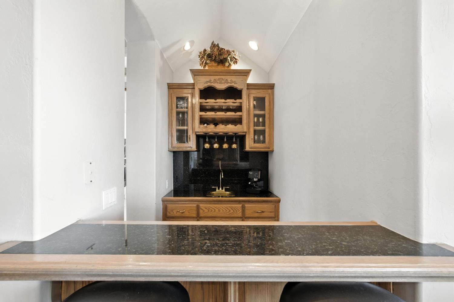 22113 Oak Glen Ln, Friant, CA 93626