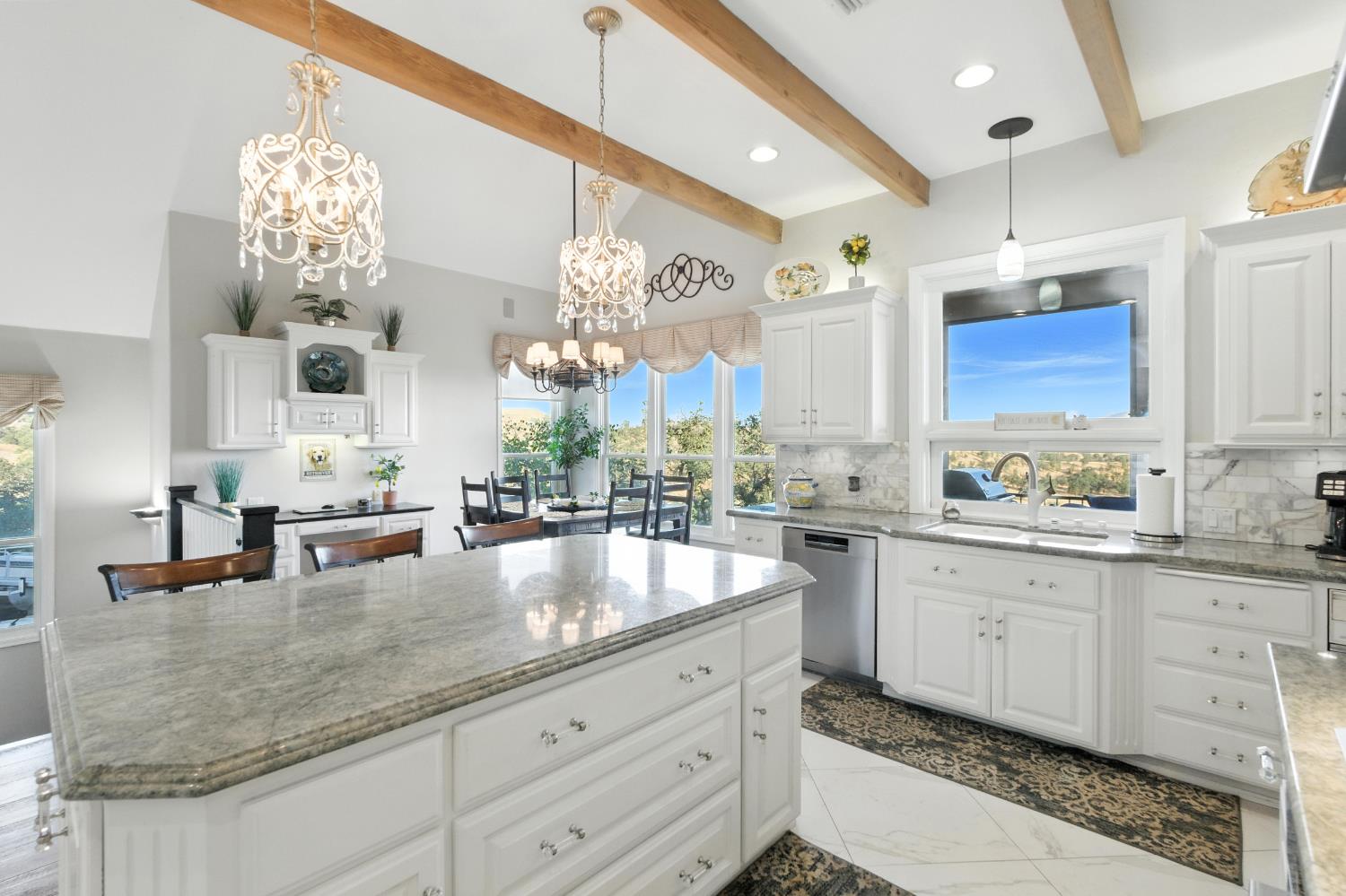 22113 Oak Glen Ln, Friant, CA 93626