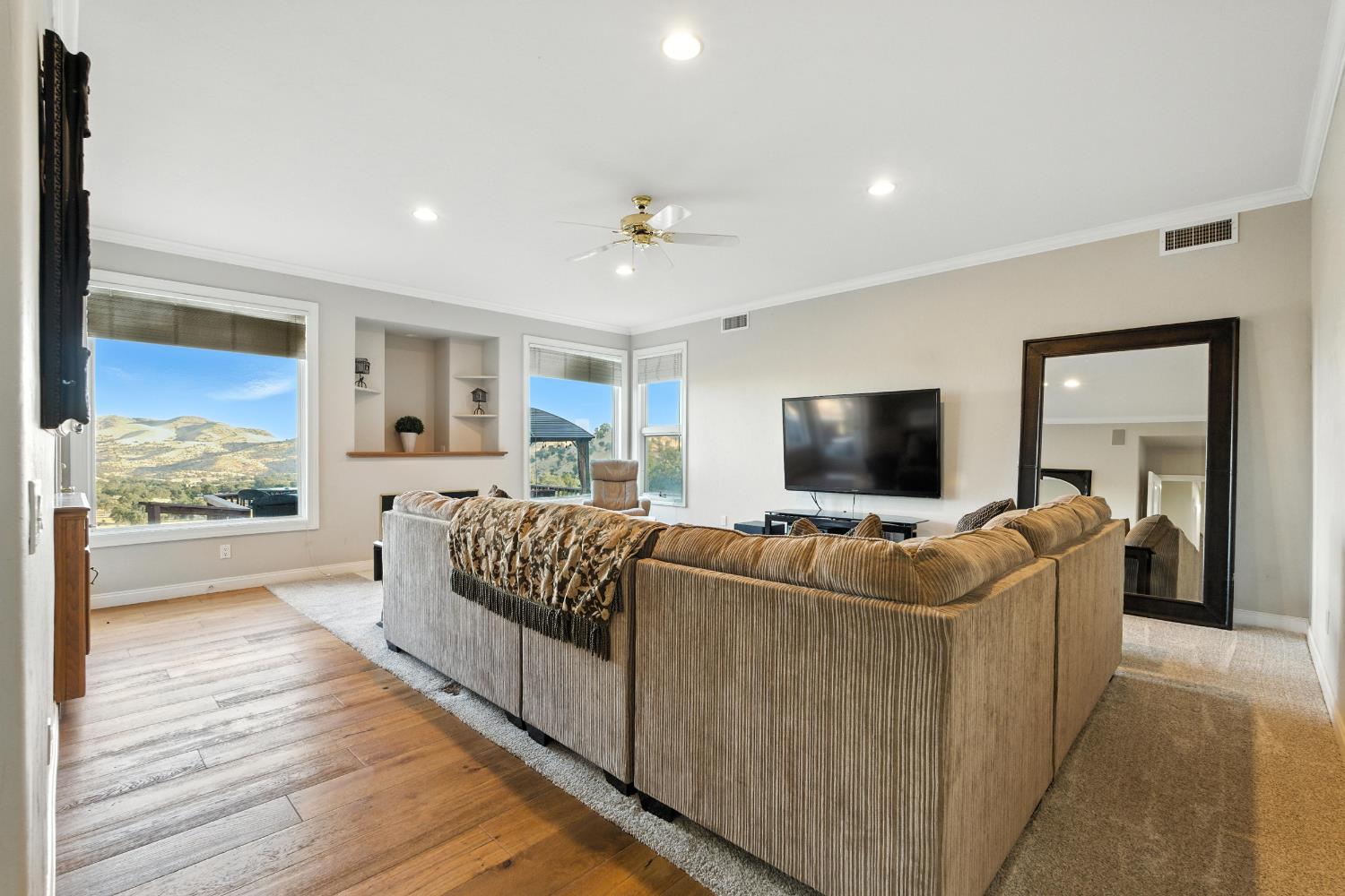 22113 Oak Glen Ln, Friant, CA 93626