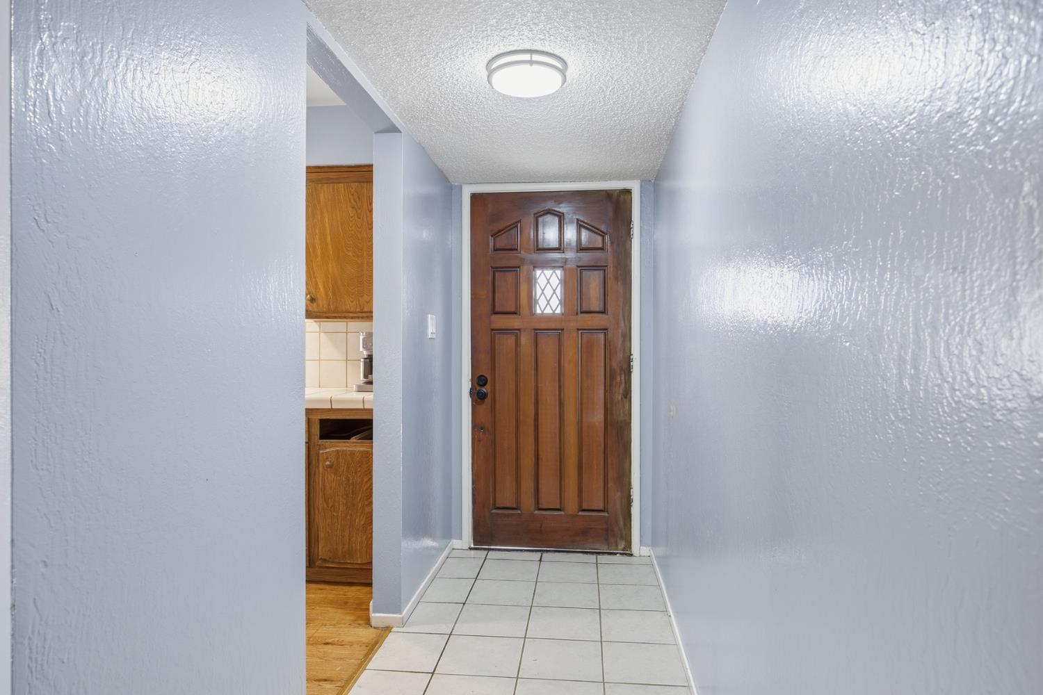 741 W Holland, Clovis, CA 93612