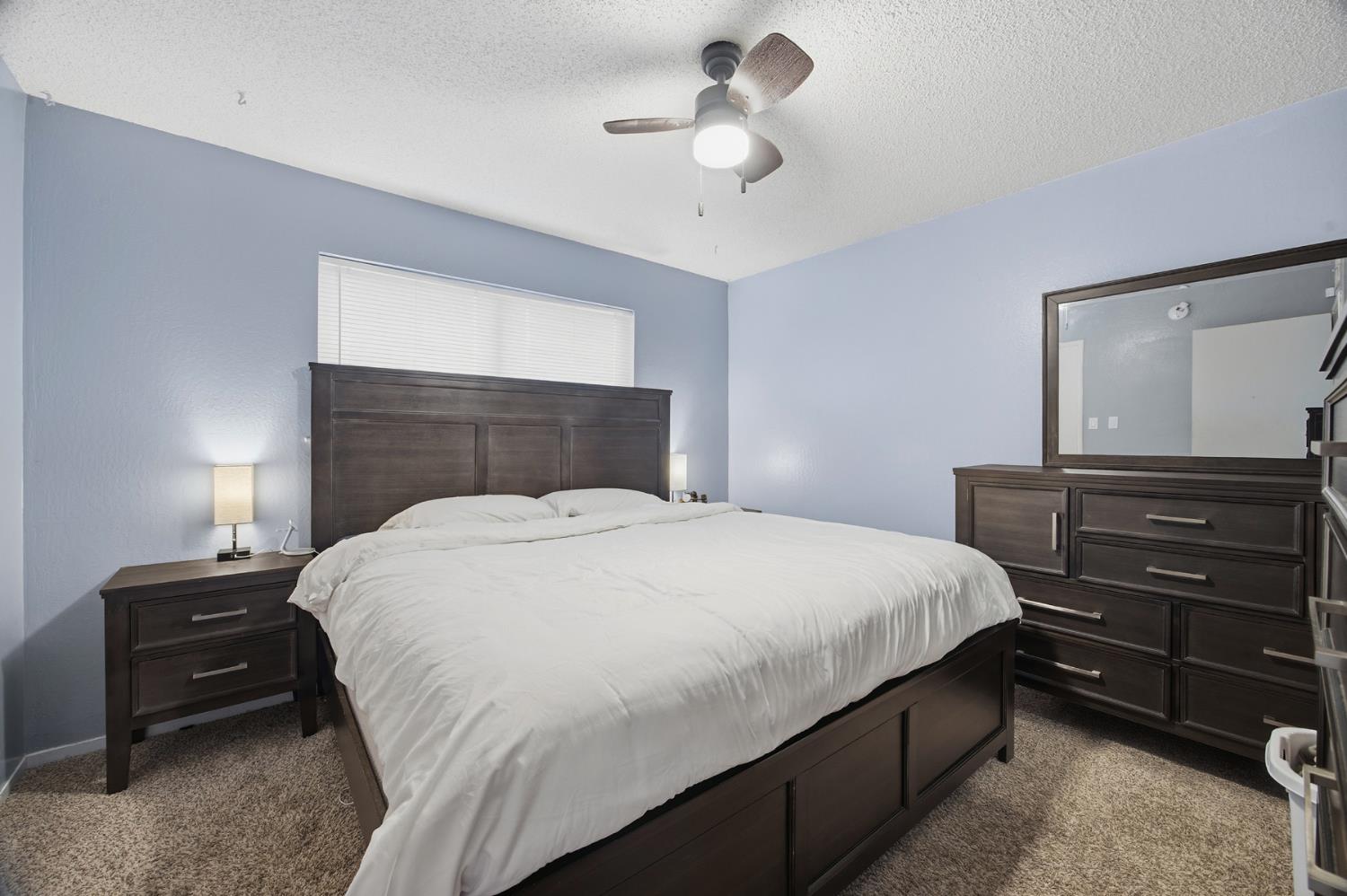 741 W Holland, Clovis, CA 93612