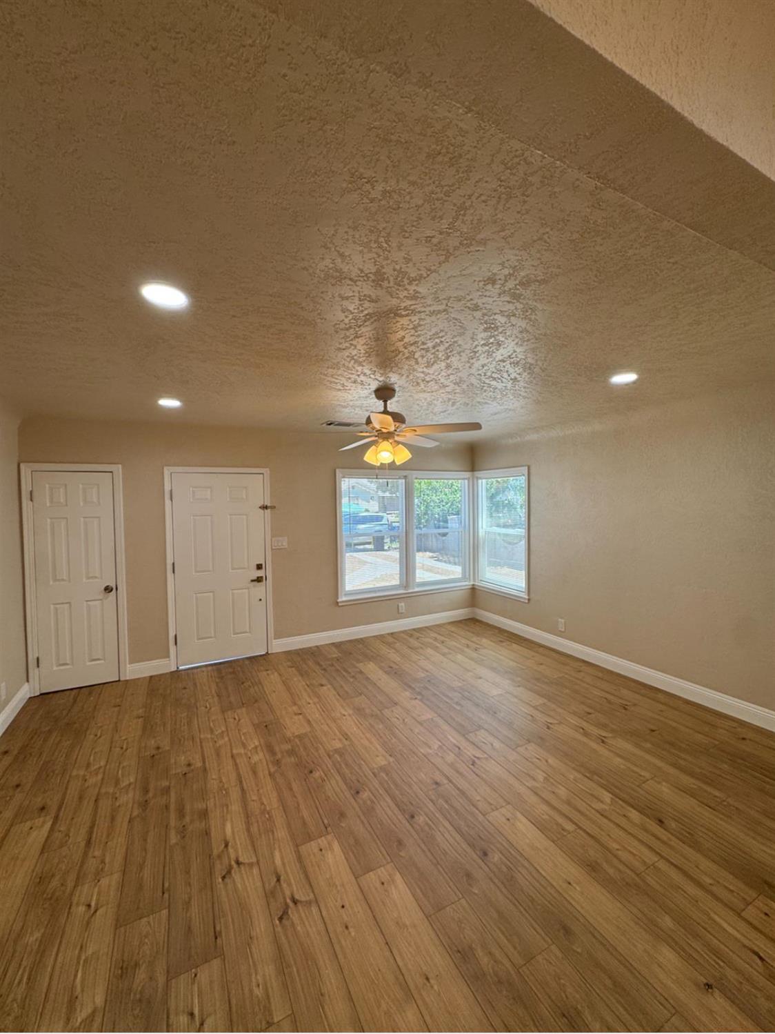 2338 Lotus Ave, Fresno, CA 93706