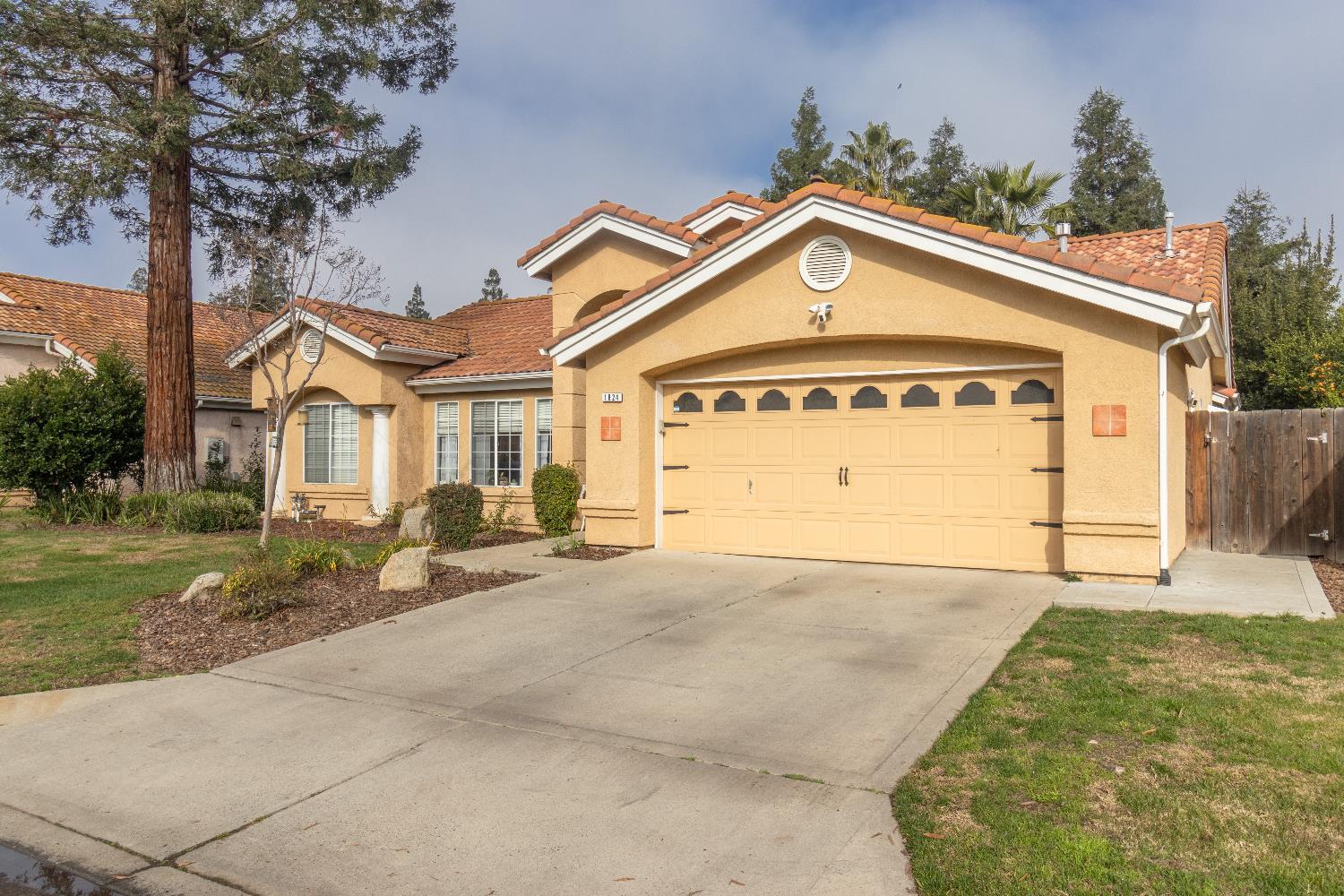 1824 E Lester Ave, Fresno, CA 93720