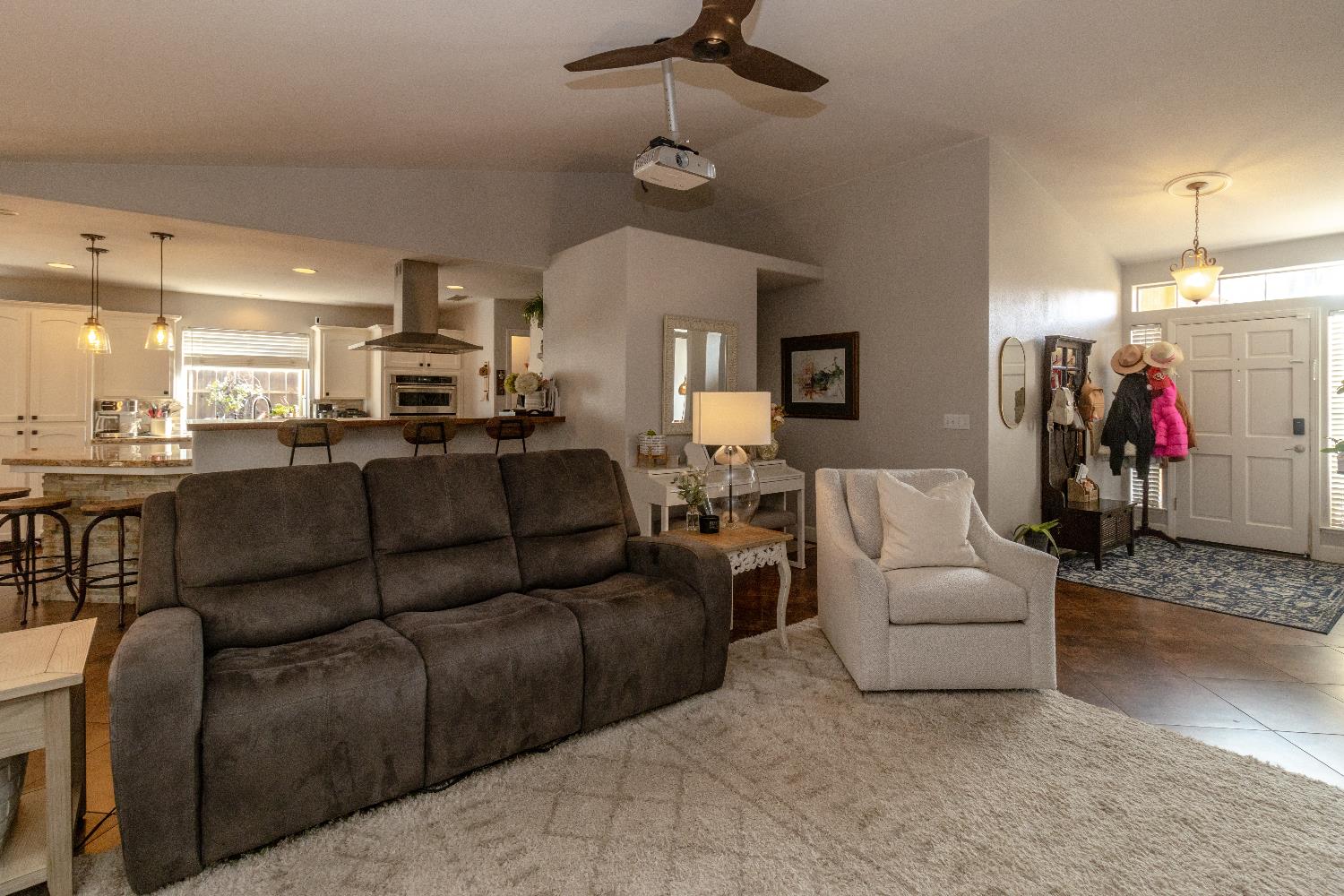 1824 E Lester Ave, Fresno, CA 93720