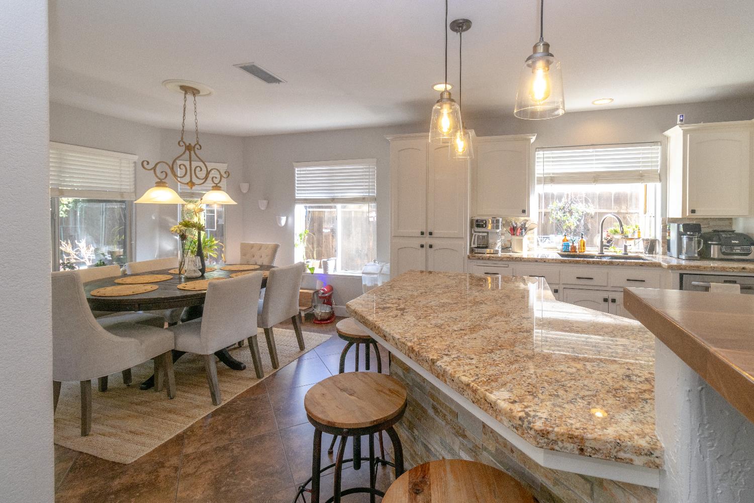 1824 E Lester Ave, Fresno, CA 93720