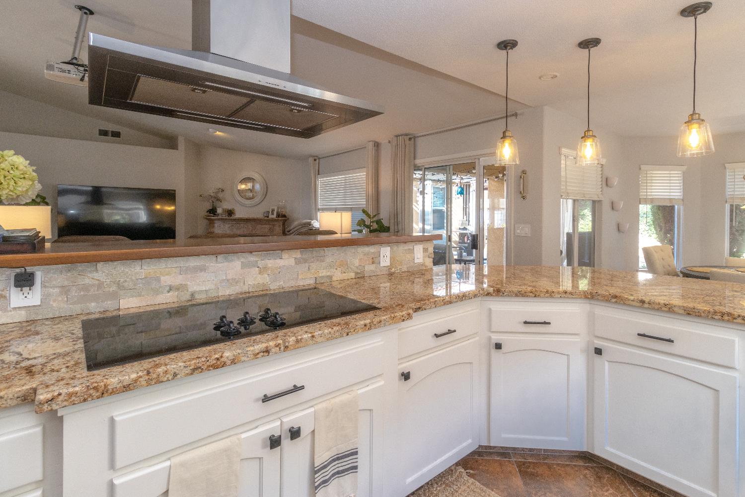 1824 E Lester Ave, Fresno, CA 93720