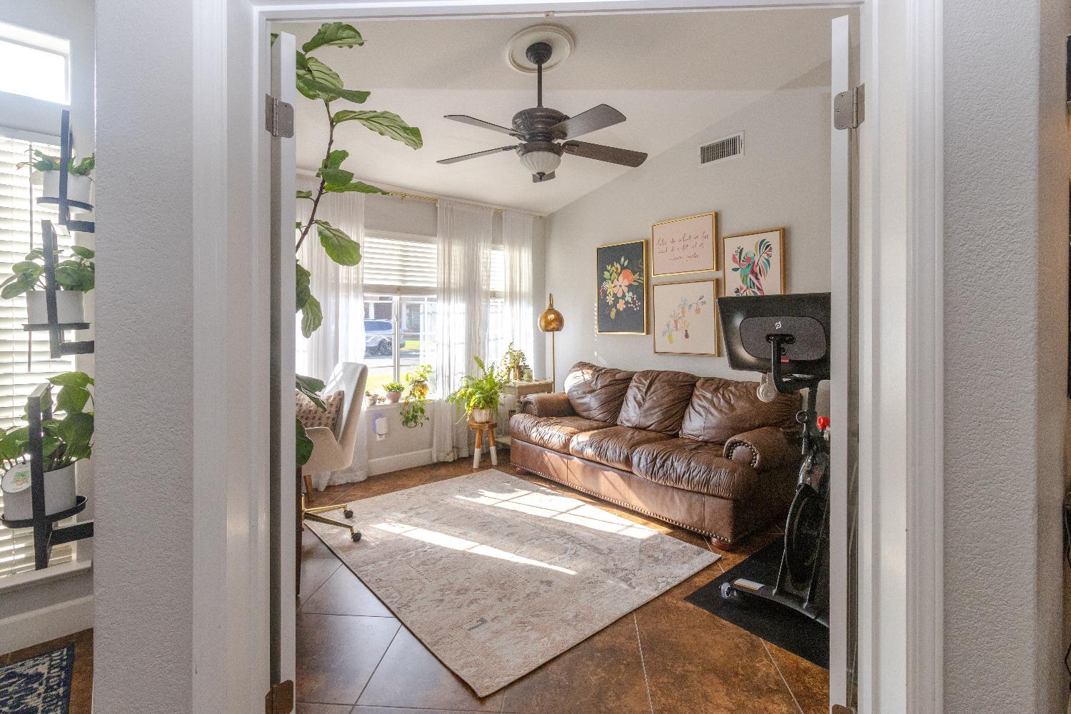 1824 E Lester Ave, Fresno, CA 93720