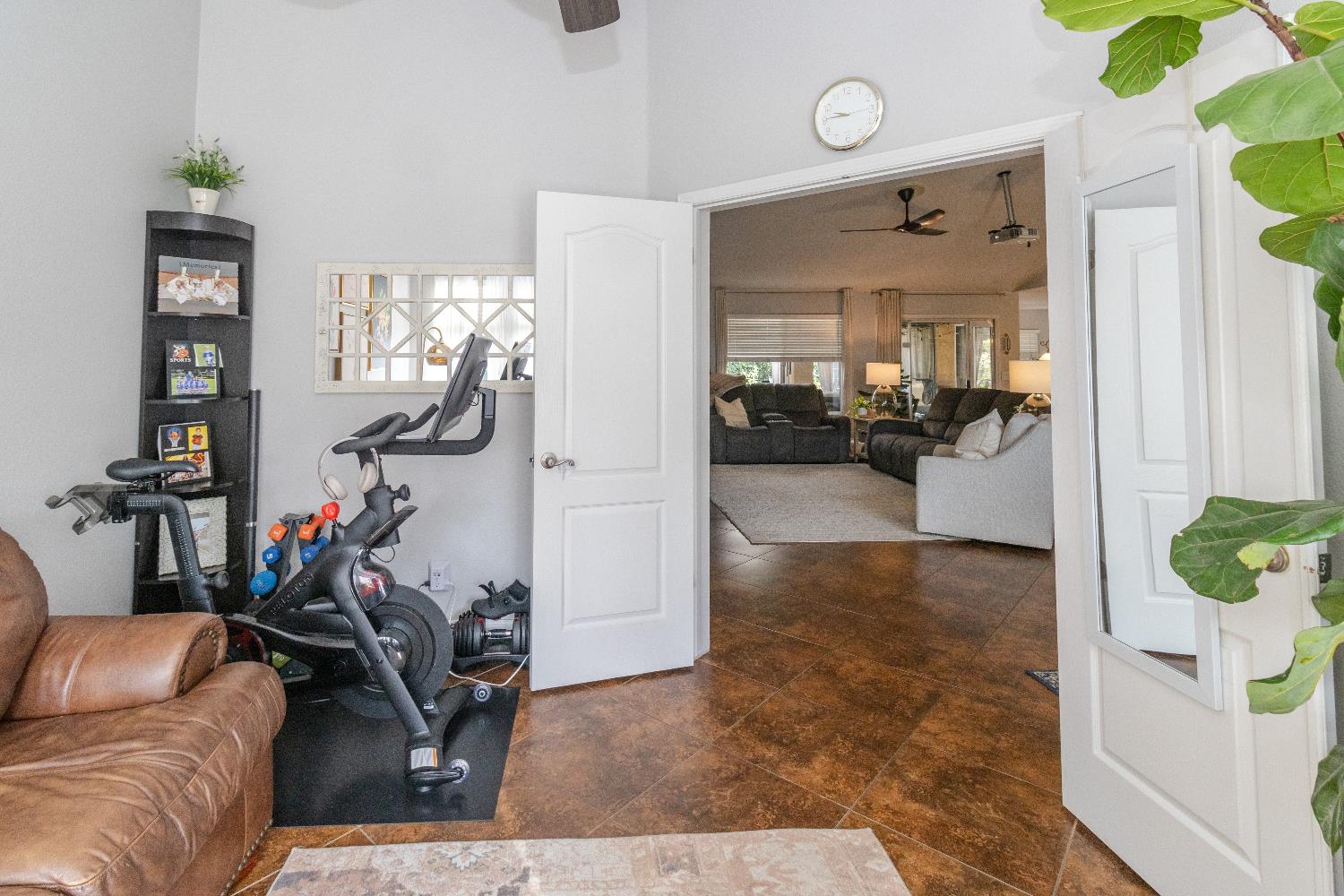 1824 E Lester Ave, Fresno, CA 93720