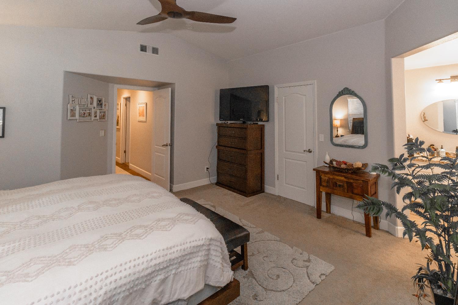 1824 E Lester Ave, Fresno, CA 93720