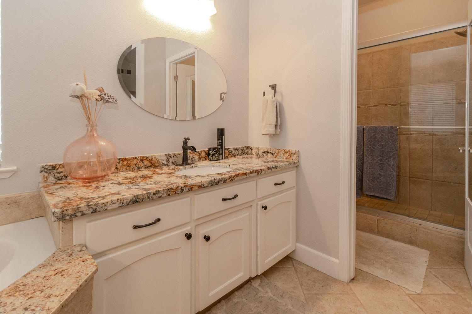 1824 E Lester Ave, Fresno, CA 93720