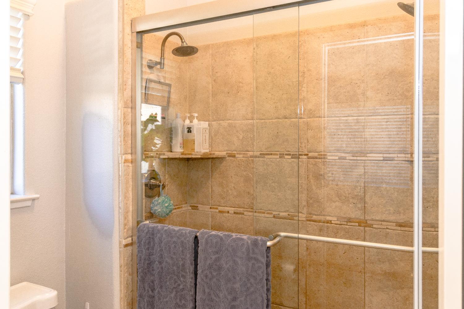 1824 E Lester Ave, Fresno, CA 93720