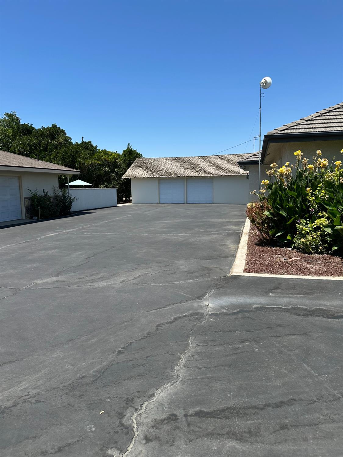 2202 W Lincoln Ave, Fresno, CA 93706