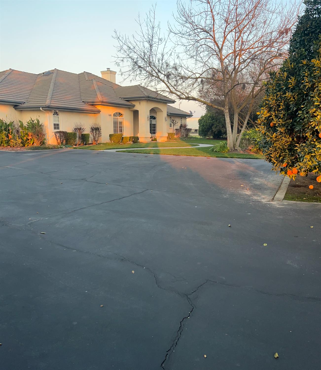 2202 W Lincoln Ave, Fresno, CA 93706