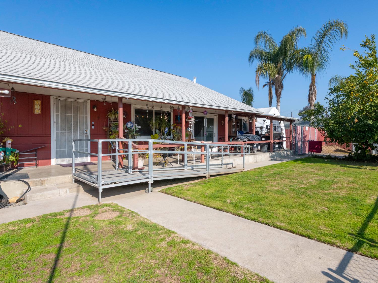 2146 W Dudley Ave, Fresno, CA 93728