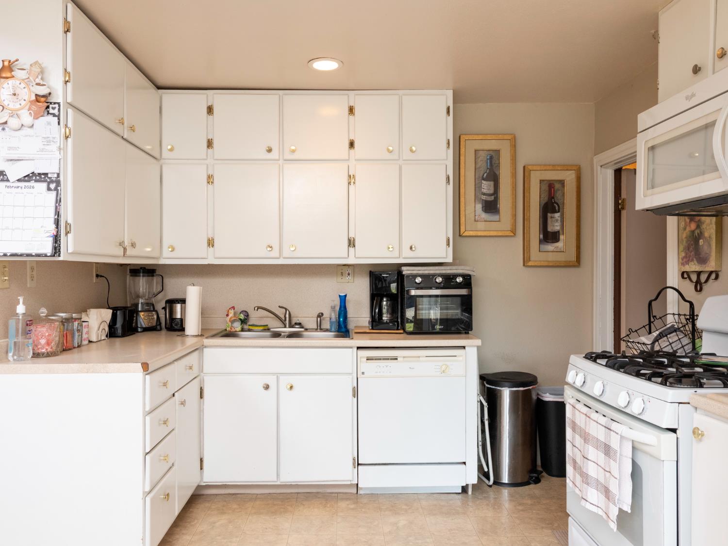 2146 W Dudley Ave, Fresno, CA 93728