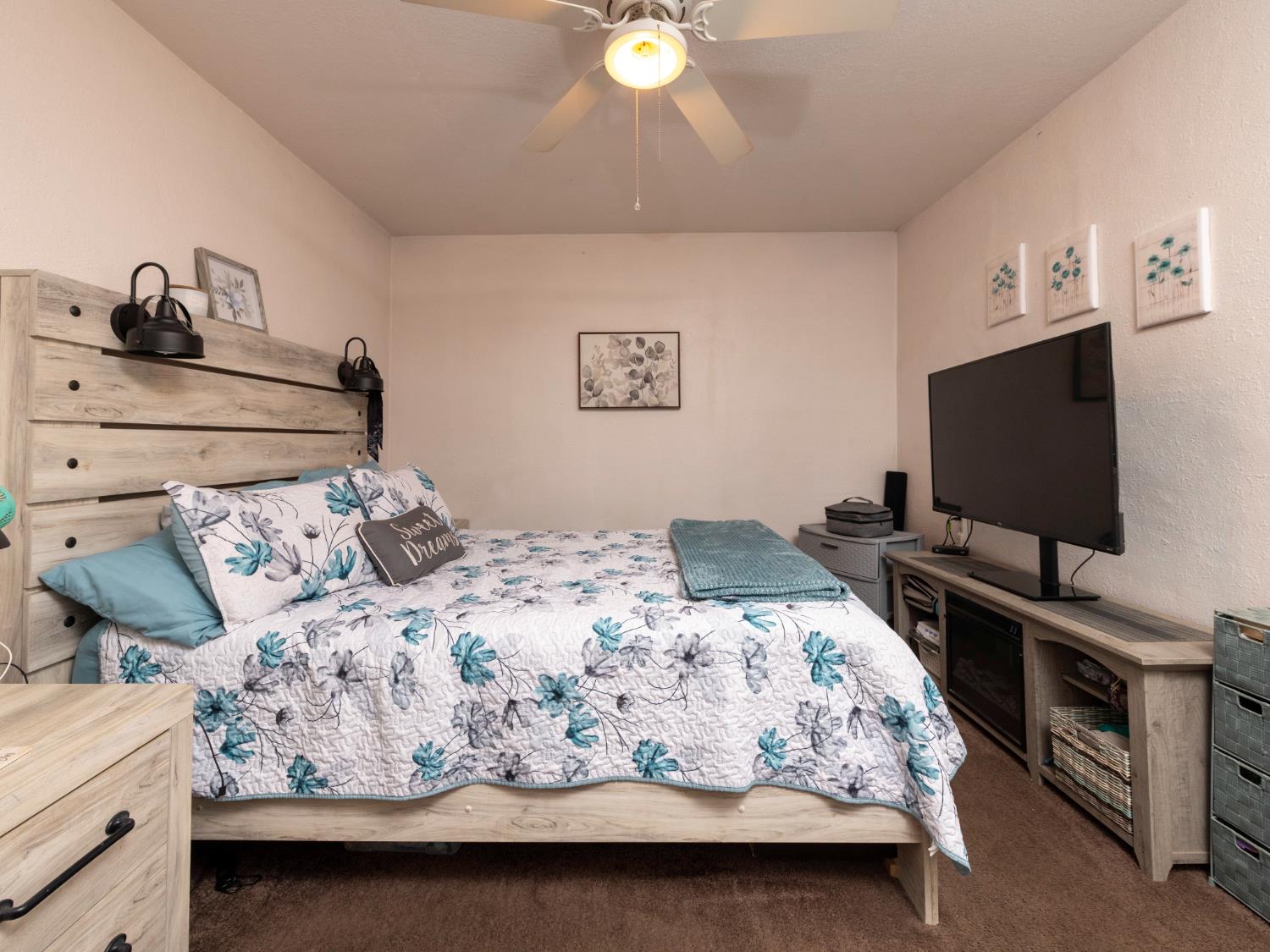 2146 W Dudley Ave, Fresno, CA 93728