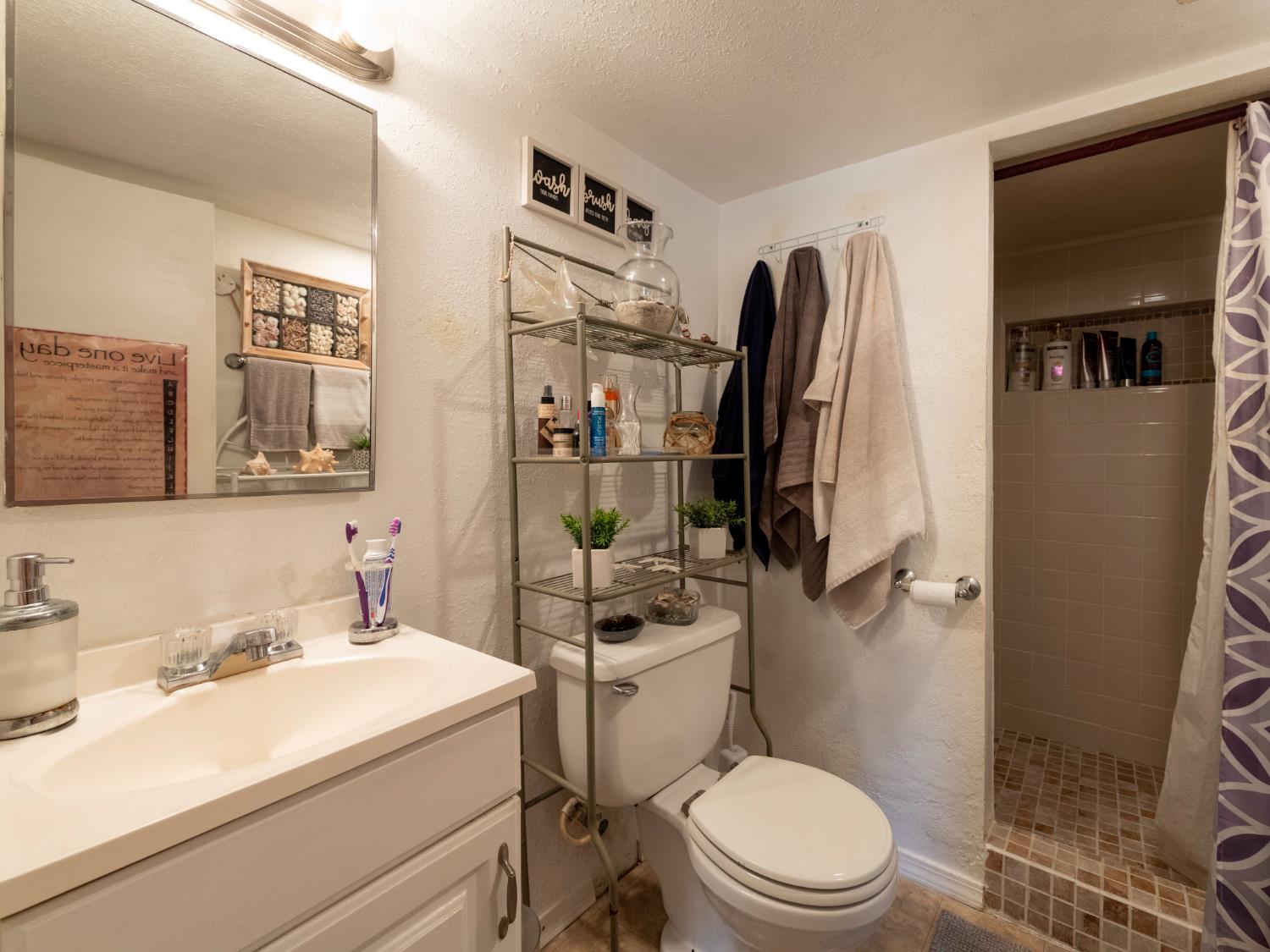 2146 W Dudley Ave, Fresno, CA 93728