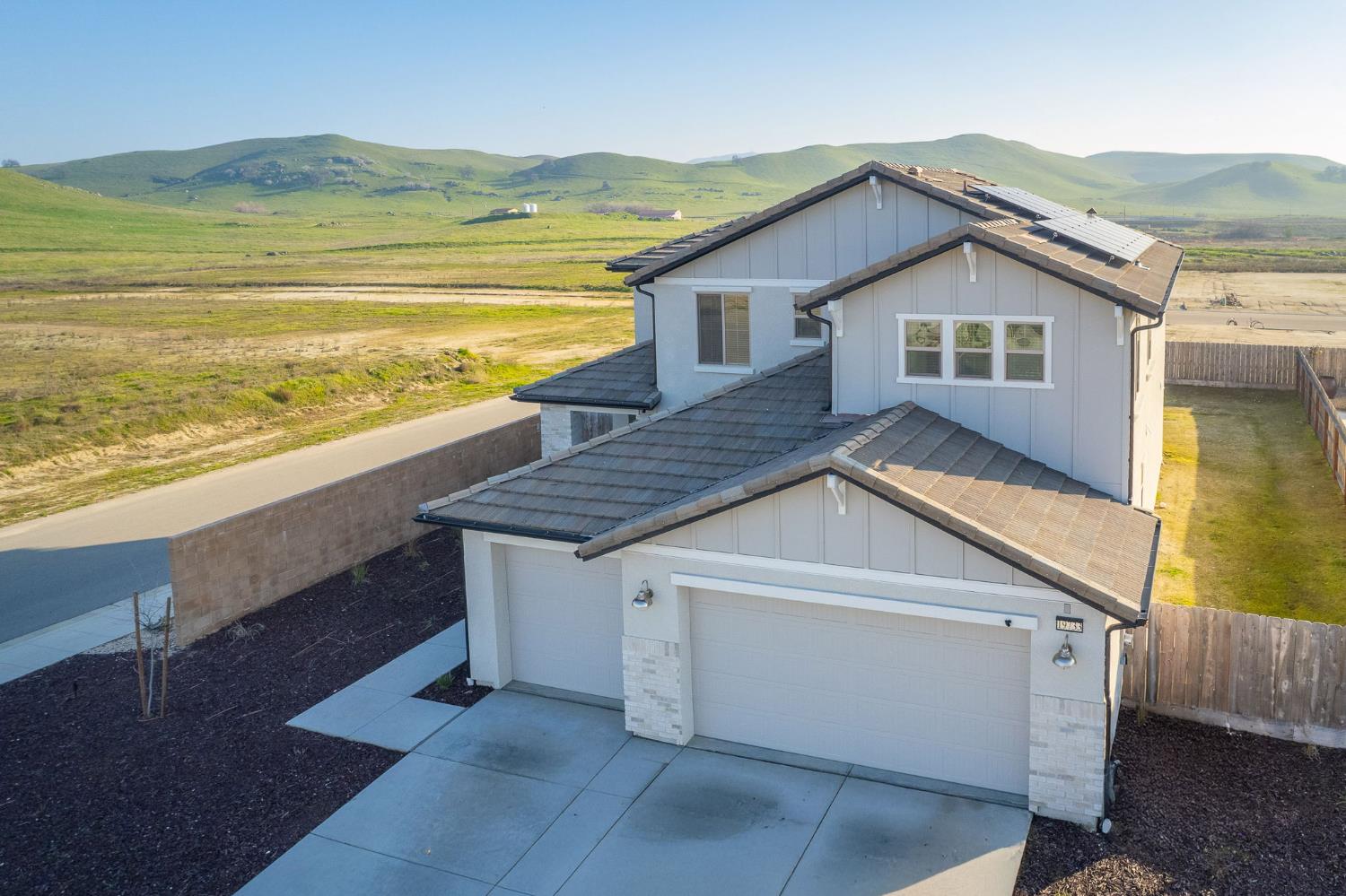 19733 Desert Willow Ln, Friant, CA 93626