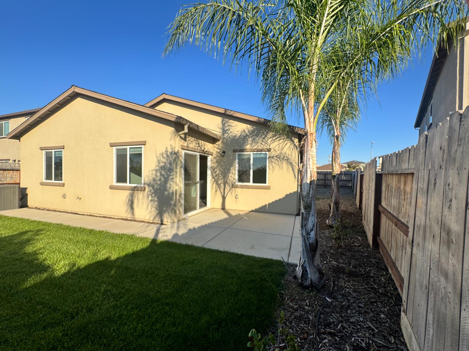 4271 Freemark Ave, Merced, CA 95348