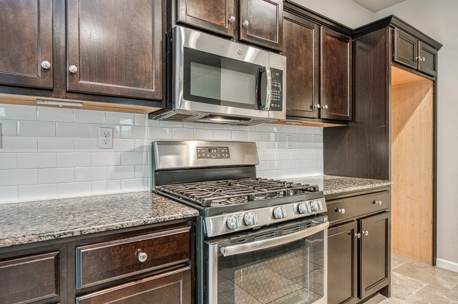 1528 Lambourn Way, Clovis, CA 93619