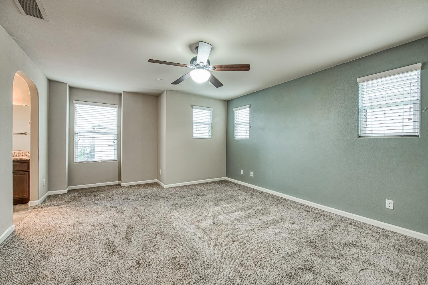 1528 Lambourn Way, Clovis, CA 93619