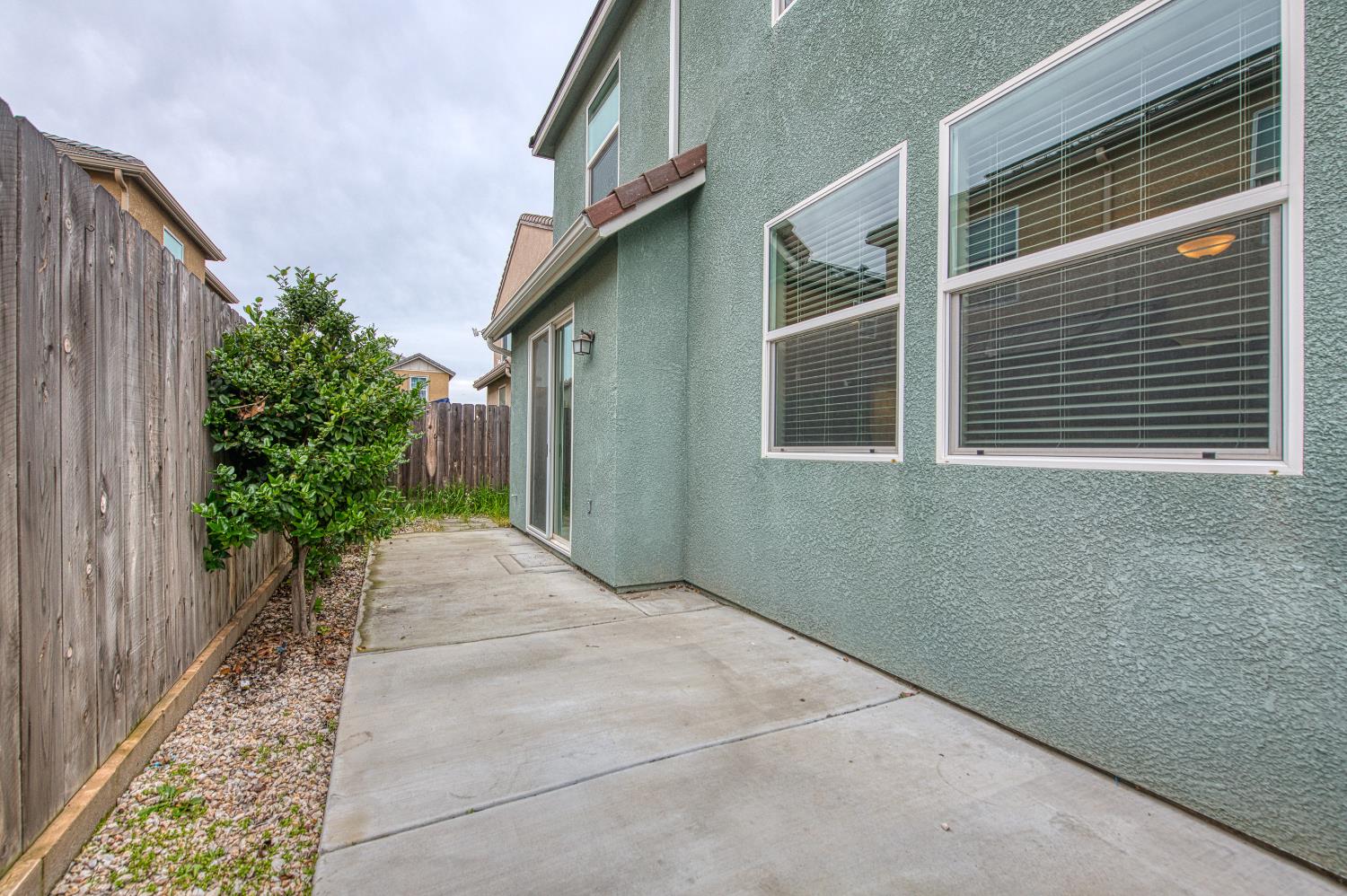 1528 Lambourn Way, Clovis, CA 93619